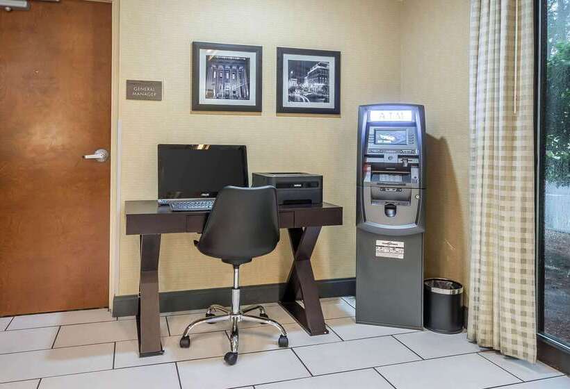 هتل Comfort Inn University