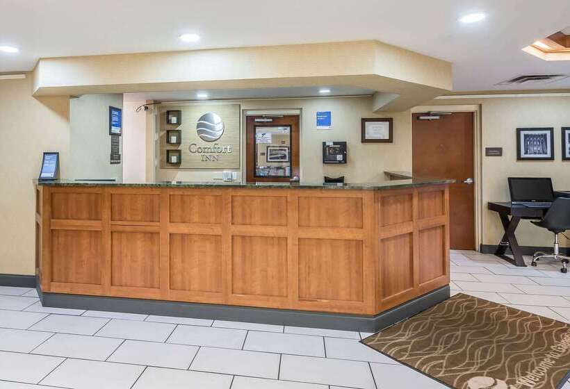 هتل Comfort Inn University