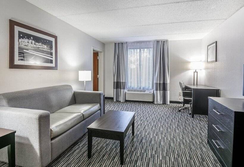 هتل Comfort Inn University