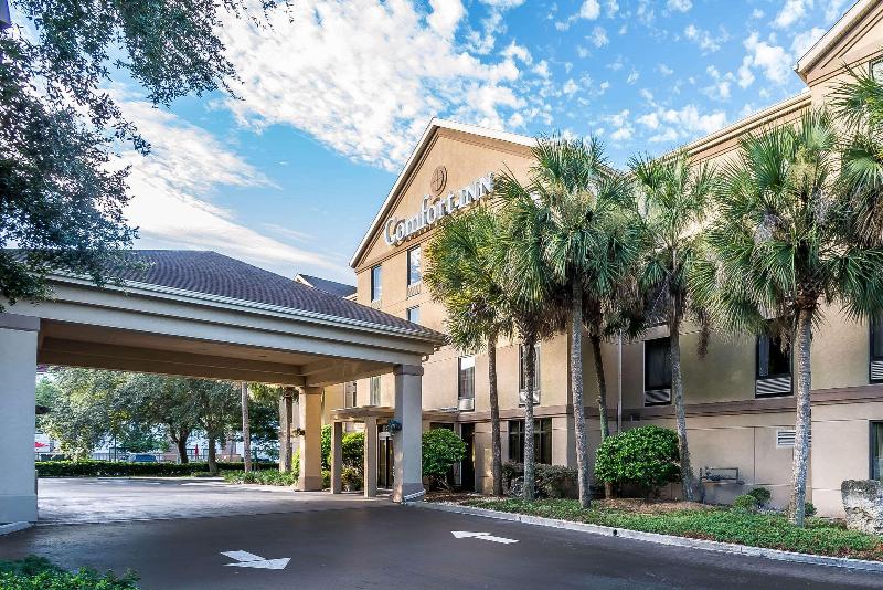 هتل Comfort Inn University