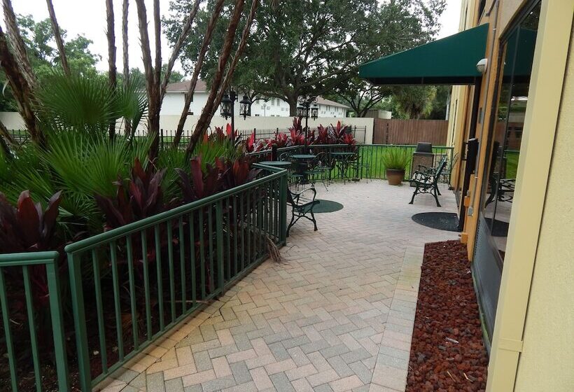 فندق Comfort Suites Tampa  Brandon