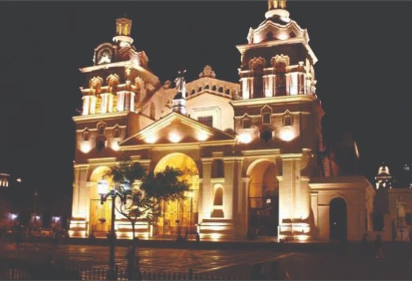 هتل Holiday Inn Cordoba, An Ihg