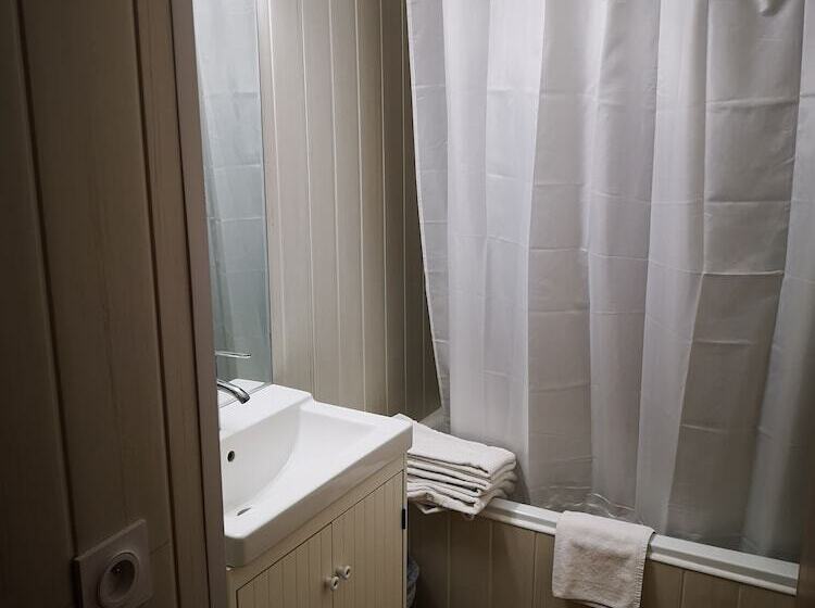 בית מלון כפרי Hôtel Espace Montclar
