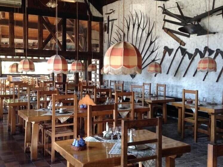 호텔 Logis Hôtel Relais Paris Bale   Restaurant La Mangeoire