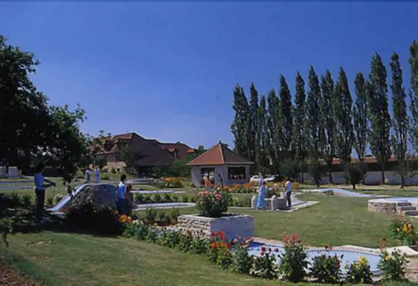 호텔 Logis Hôtel Relais Paris Bale   Restaurant La Mangeoire