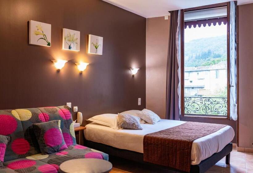 ホテル Logis Hôtel Restaurant De La Paix
