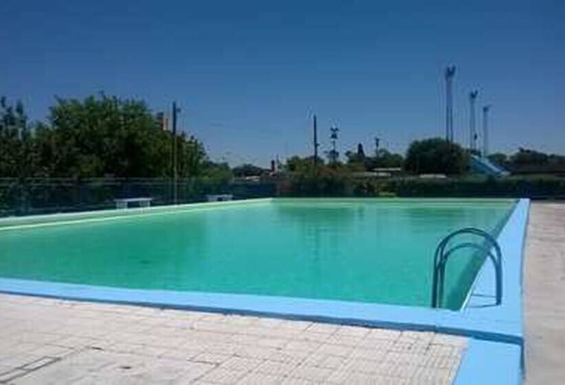 فندق Menossi