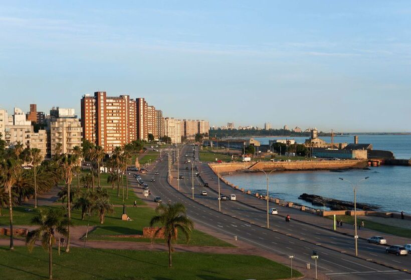 호텔 NH Montevideo Columbia