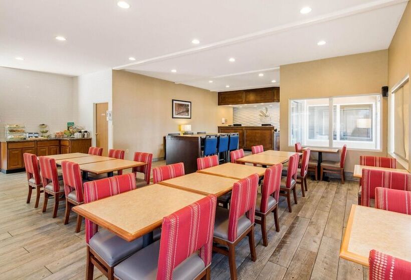 فندق Quality Inn & Suites Georgetown Seaford
