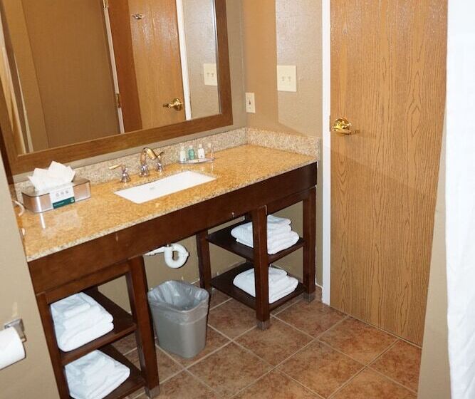 فندق Quality Inn & Suites Georgetown Seaford