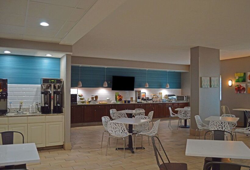 هتل Country Inn & Suites By Radisson Rehoboth Beach   Dewey