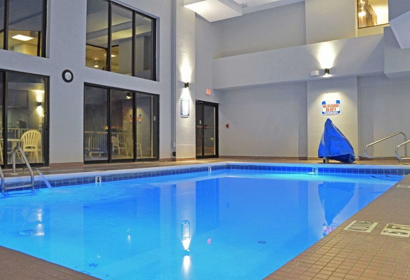هتل Country Inn & Suites By Radisson Rehoboth Beach   Dewey