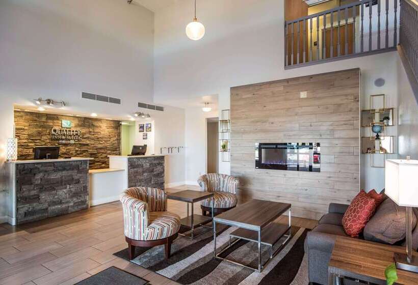 בית מלון כפרי Quality Inn & Suites West