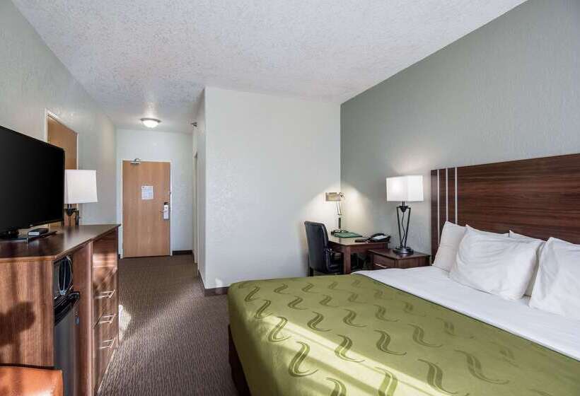 בית מלון כפרי Quality Inn & Suites West