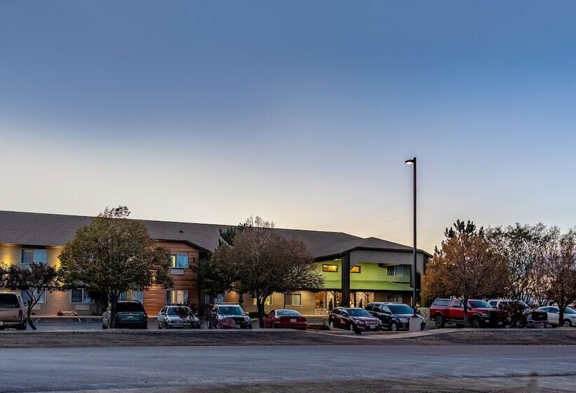 בית מלון כפרי Quality Inn & Suites West