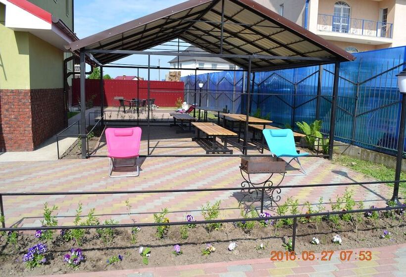 بنسيون Guest House Na Lugu