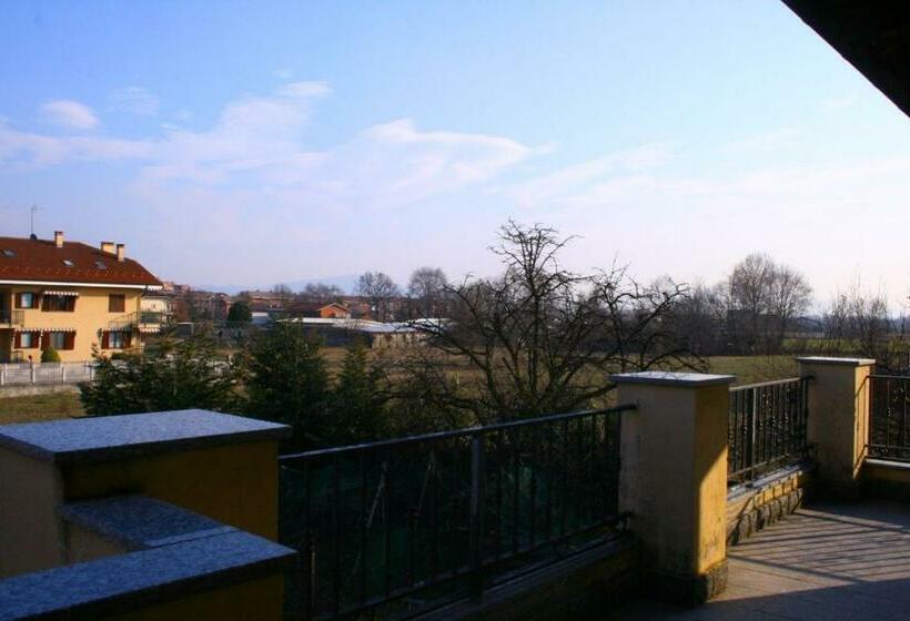 فندق Albergo Vecchio Pavone