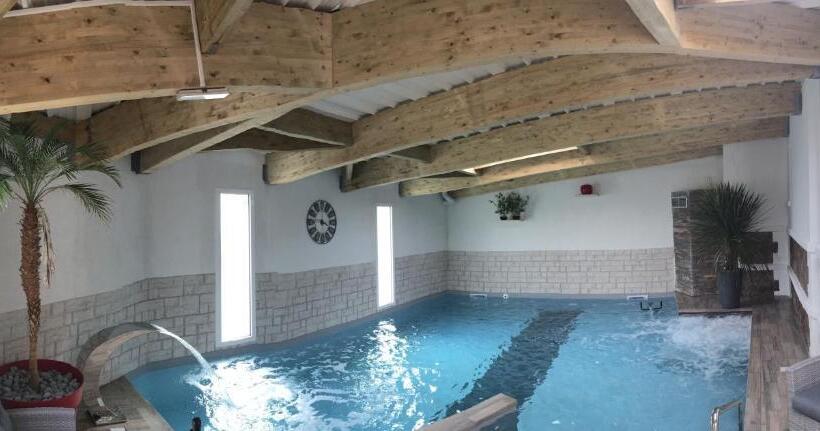 בית מלון כפרי Hôtel Calme Des Pins & Spa