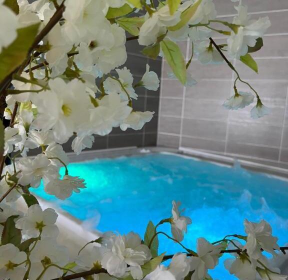 בית מלון כפרי Hôtel Calme Des Pins & Spa