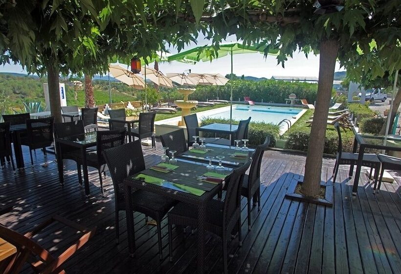 ホテル Logis Hôtel Le Pressoir