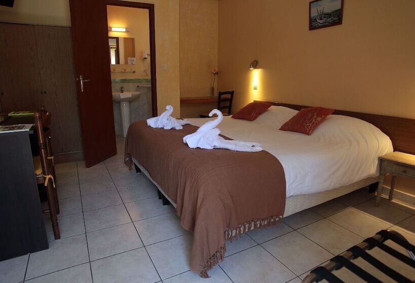 ホテル Logis Hôtel Le Pressoir