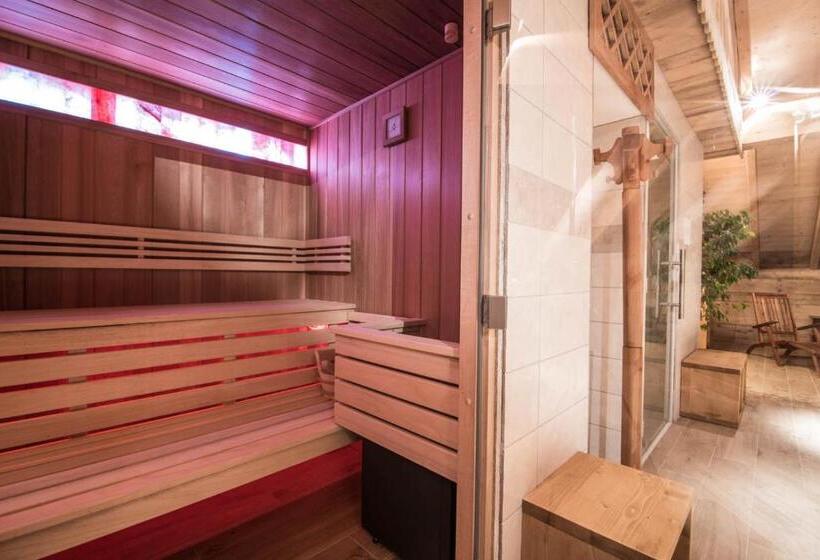 هتل Le Relais Du Petit Saint Bernard