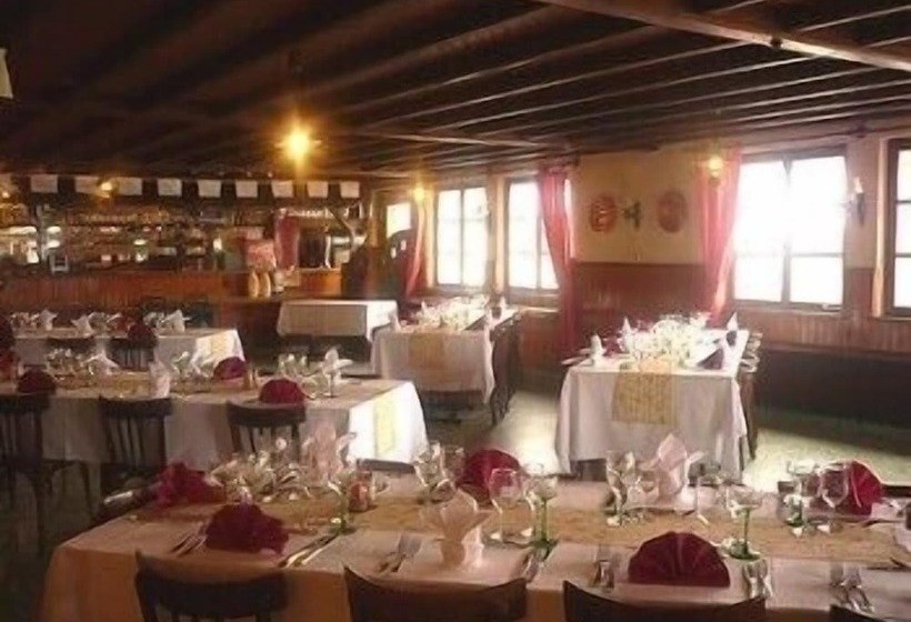 בית מלון כפרי Le Rouge Gazon