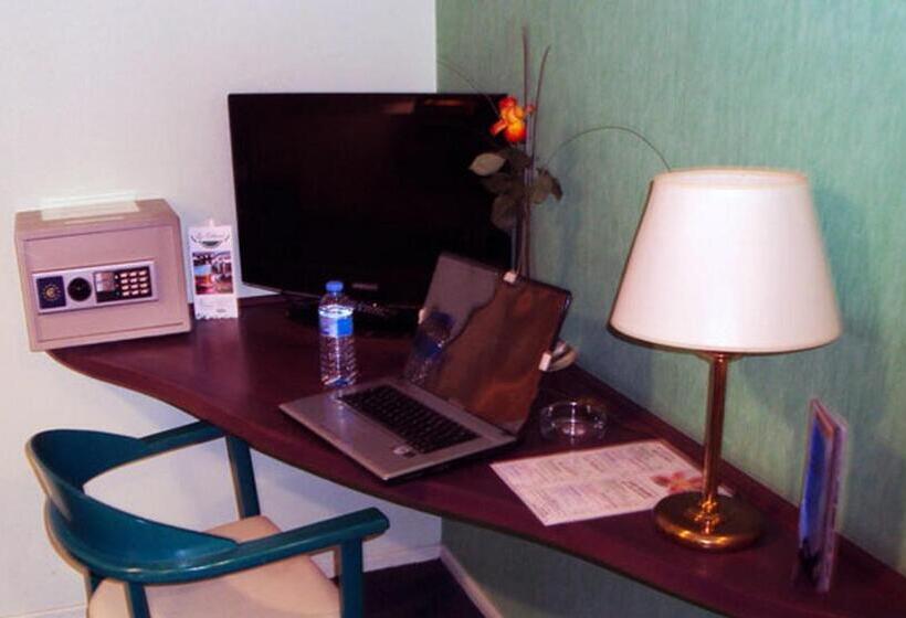 هتل Les Colonnes Strasbourg Zenith