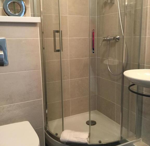 هتل Les Colonnes Strasbourg Zenith