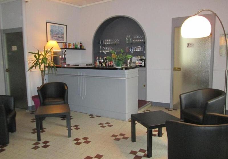 בית מלון כפרי Logis Hostellerie Du Cheval Blanc