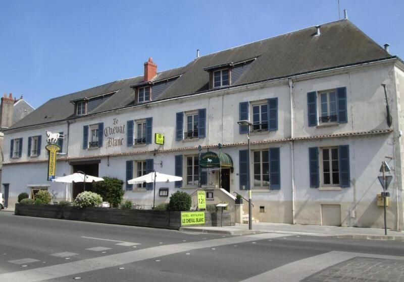 בית מלון כפרי Logis Hostellerie Du Cheval Blanc
