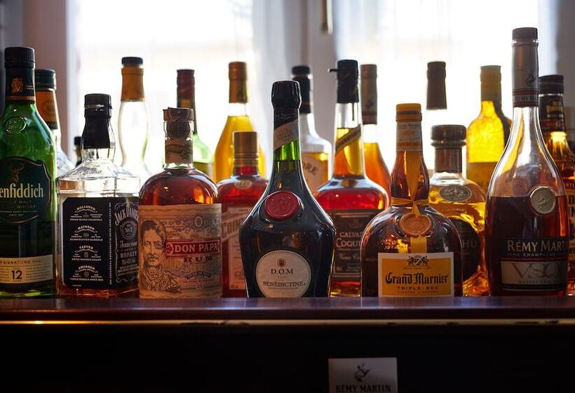 호텔 The Originals Boutique, Hôtel La Colonne De Bronze, Saintvalérysursomme