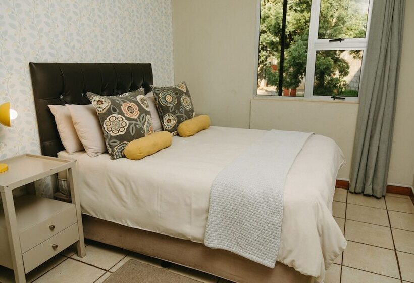 Bed and Breakfast Biweda Nguni Lodge