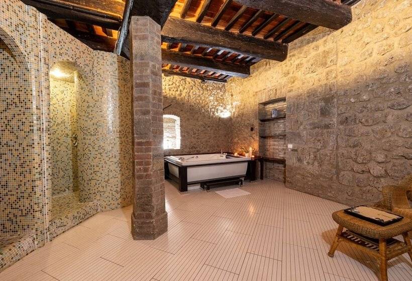 Castello Di Sovicille   Residenza D Epoca