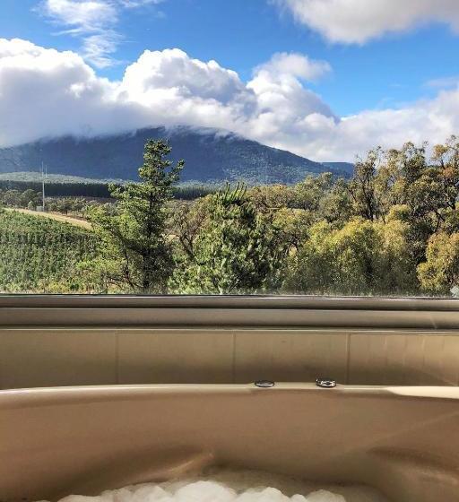 Macedon Ranges Hotel & Spa