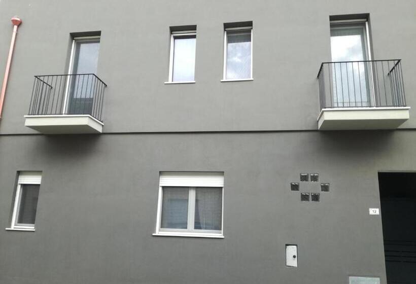 مبيت وإفطار Adagiostay