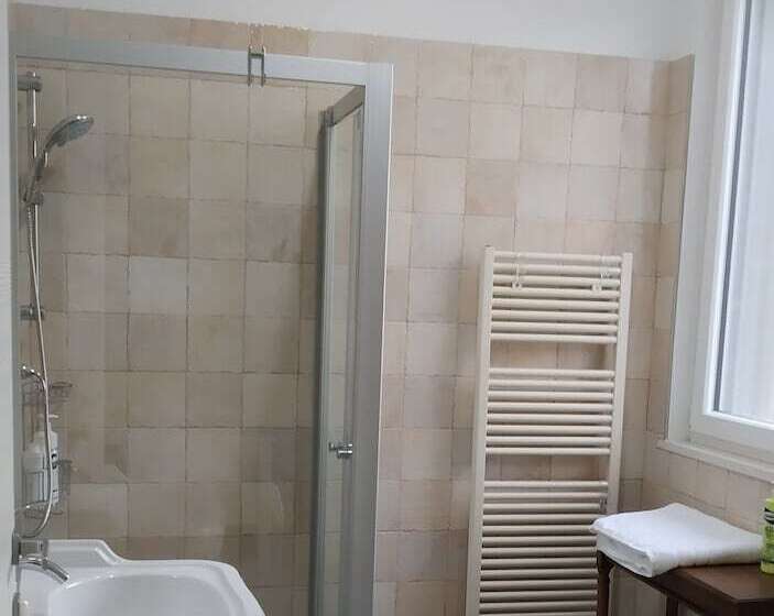 مبيت وإفطار Adagiostay