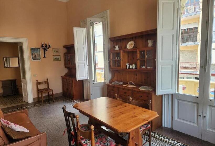 تختخواب و صبحانه Dimora Liberty