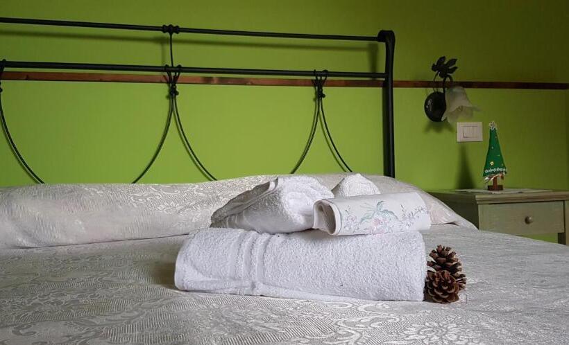 تختخواب و صبحانه La Villa