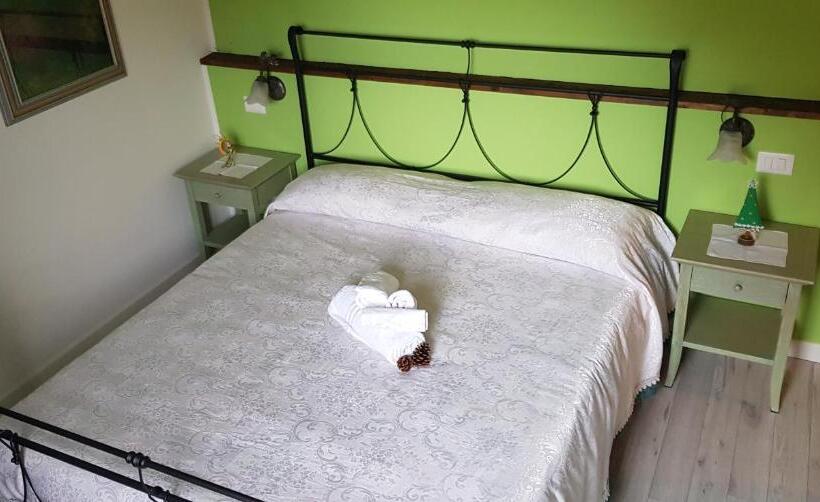 تختخواب و صبحانه La Villa