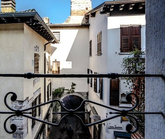 مسافرخانه Casa Scaligeri