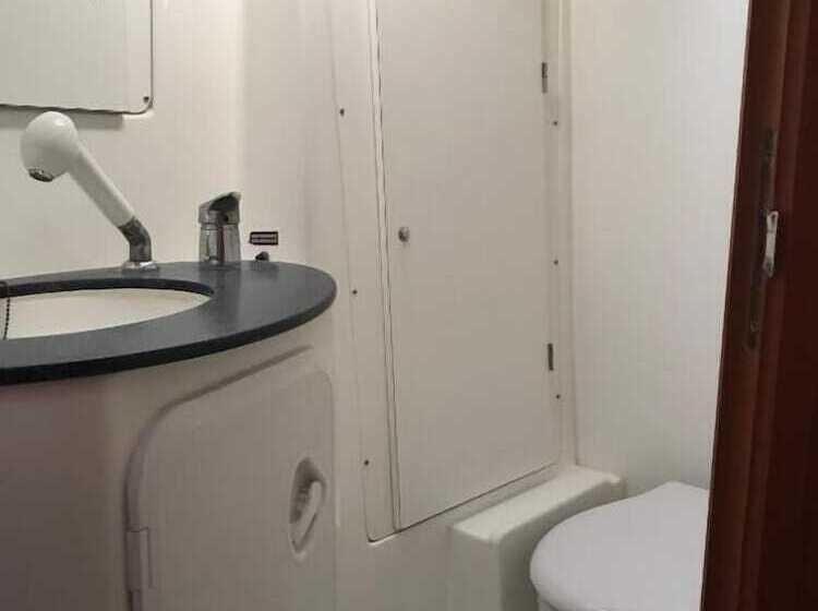 مسافرخانه Delfina