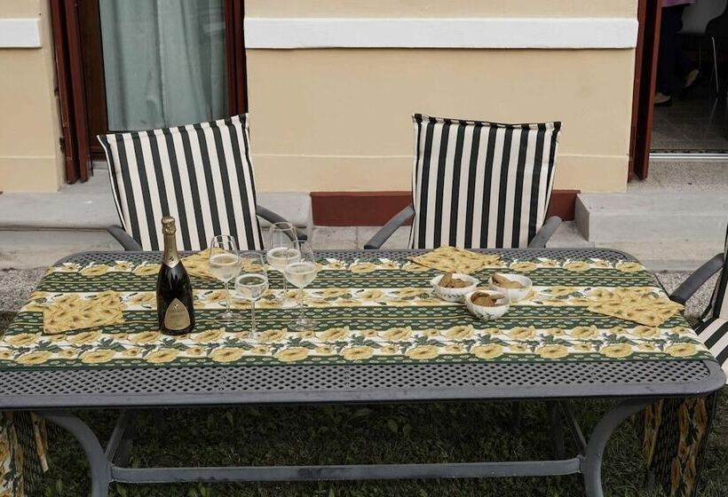 مسافرخانه Prosecco Collalto Lodge