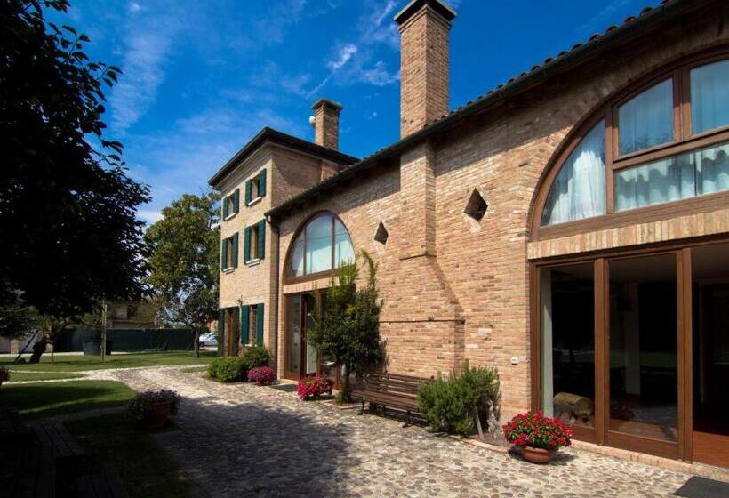 فندق ريفى Casolare La Quercia