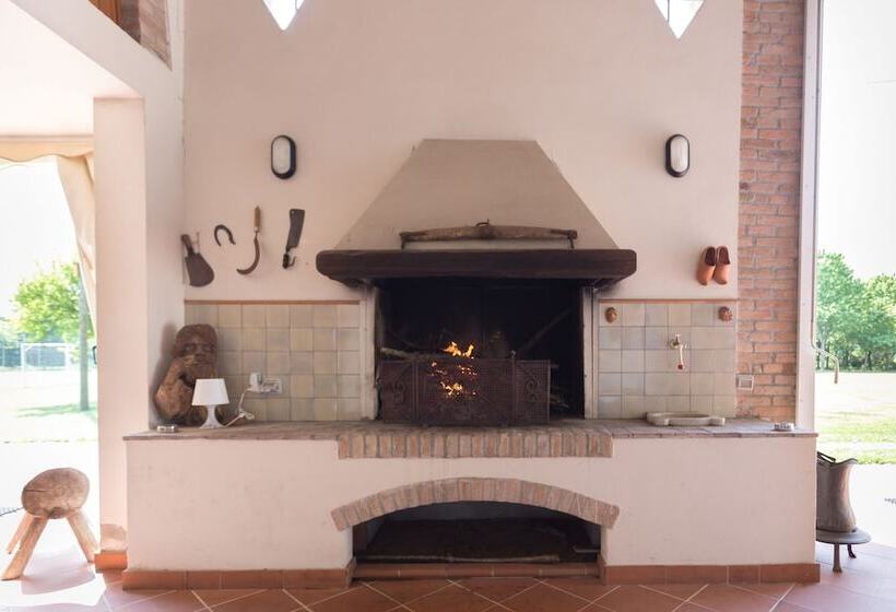 فندق ريفى Casolare La Quercia