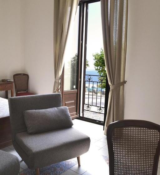 تختخواب و صبحانه Agorà Panoramic Rooms