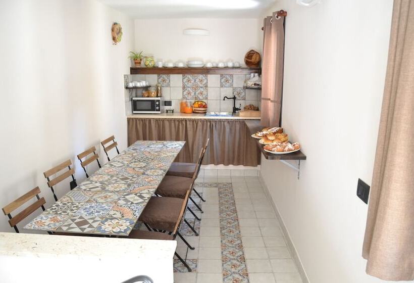 تختخواب و صبحانه Agorà Panoramic Rooms