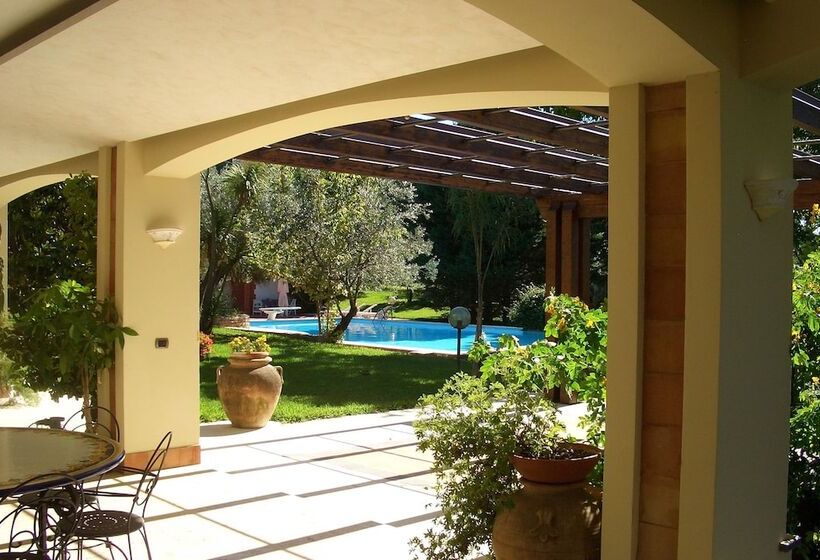 تختخواب و صبحانه Caputaquis