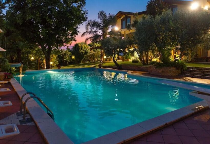 تختخواب و صبحانه Caputaquis