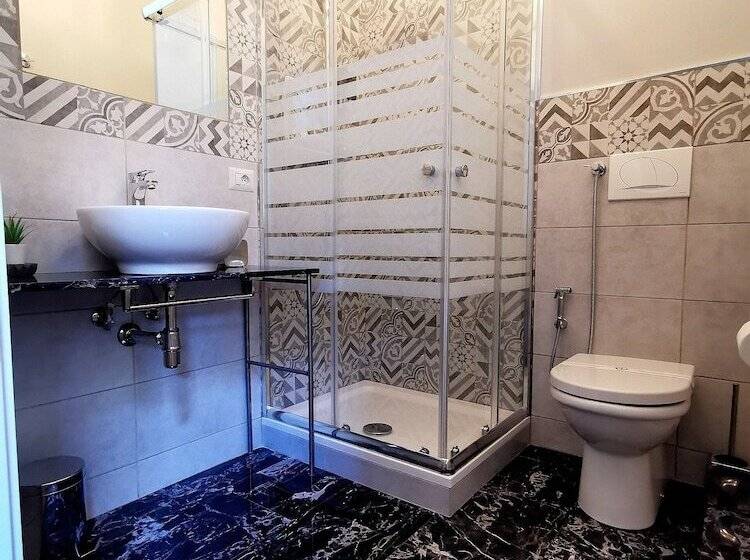 تختخواب و صبحانه Il Galleone